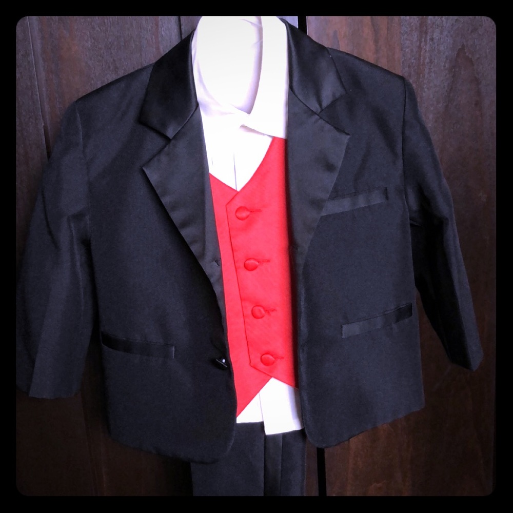 Boys 2t peanut butter collection black tux